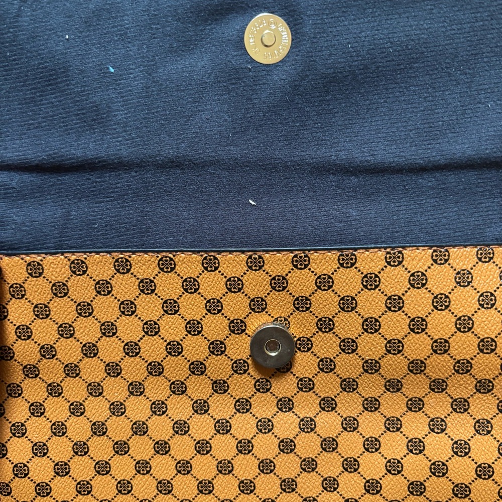 Tan, Brown,‎ And Gold Envelope Purse Classic Style Handbag Small Clover Pattern - Picture 6 of 8